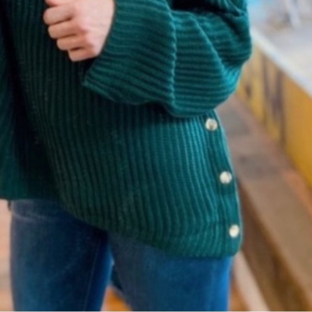 HUNTER Green Bell Sleeve Sweater - Picture 4 of 4